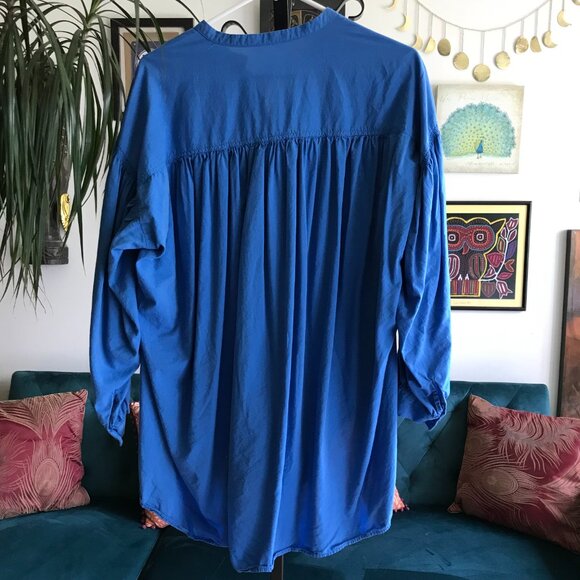 AMERICAN HOLIC size M Blue Oversized Smocked Hi Lo Button Front Blouse Top - Picture 4 of 5